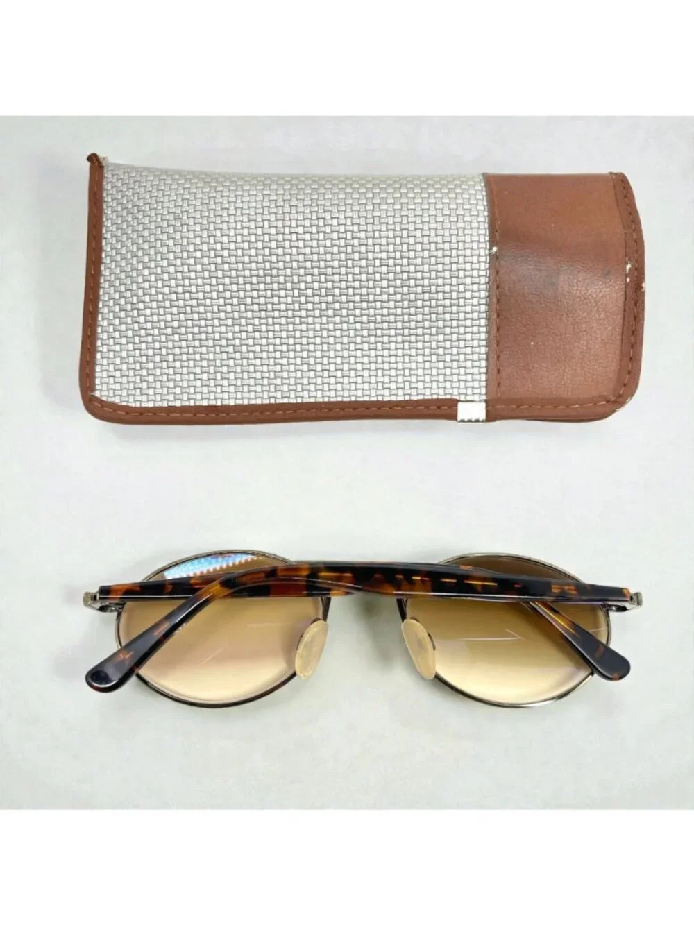 Misura Hong Kong Retro Oval Aviator Sunglasses With Gradient Lenses & Case